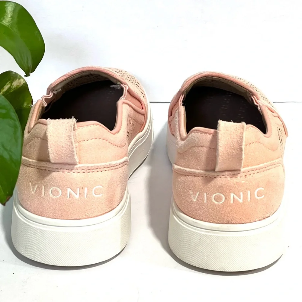 NWT Vionic Kimmie Roze Perforated Suede Slip On Sneaker 6.5